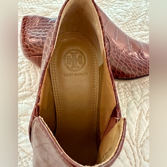 Tory Burch brown crocodile heels, size 9 - Picture 3 of 3